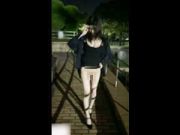 スマホ個人撮影　深夜の公園でノーパン＆ポロリしながら散歩してる可愛い露出狂お姉さん…w