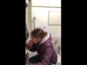 スマホ個人撮影　休憩中に職場近くのトイレでセフレ部下のチ●ポをひたすら貪る人妻ＯＬ。