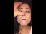 スマホ個人撮影　正常位中に鼻を吊り上げられるパイパンお姉さんの調教SEX動画…!!